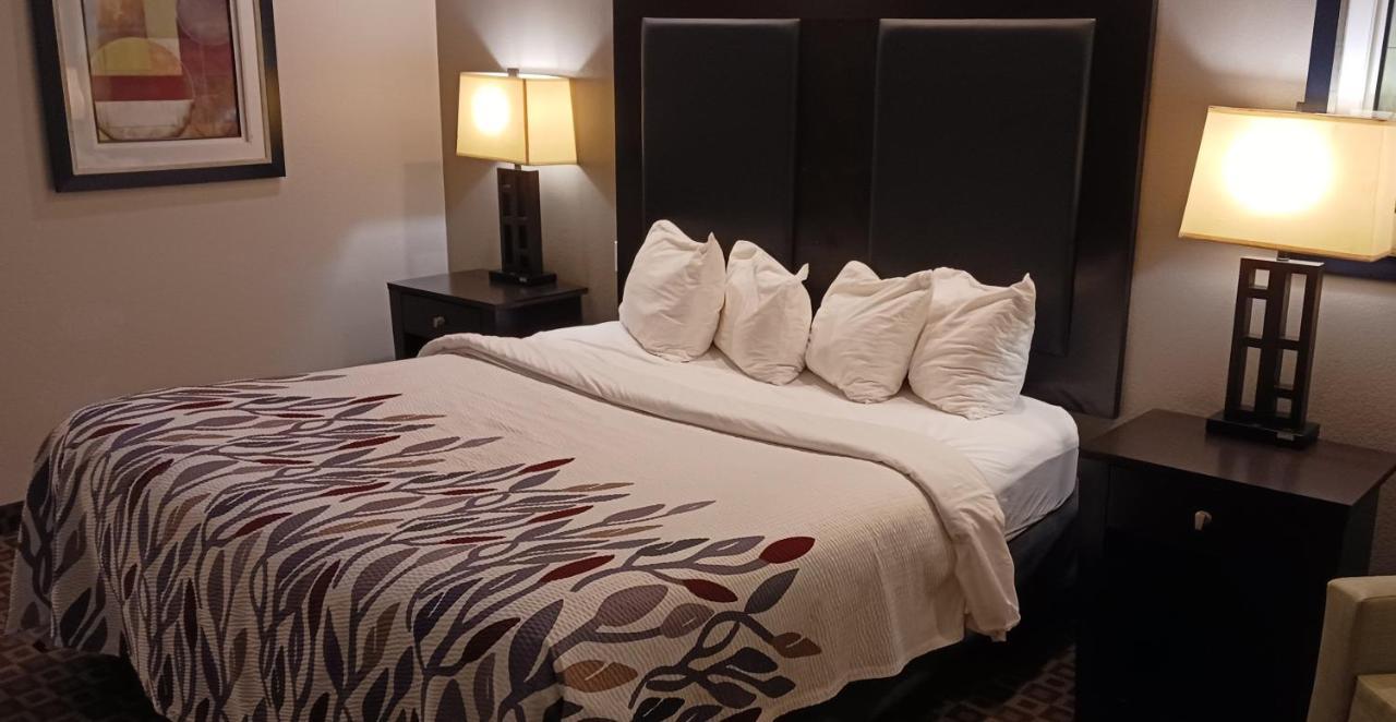 Red Roof Inn & Suites Лонгв'ю Екстер'єр фото