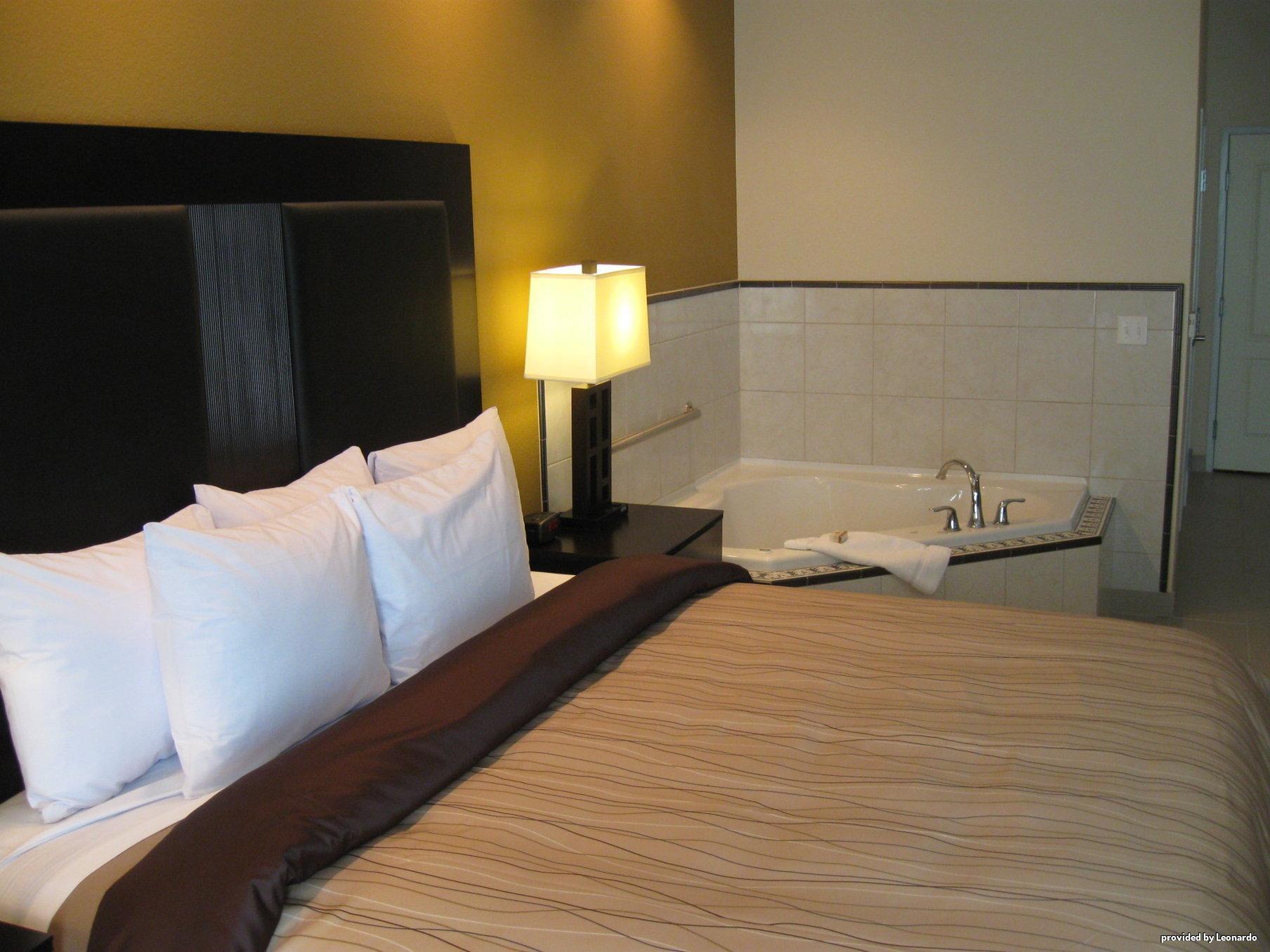 Red Roof Inn & Suites Лонгв'ю Номер фото